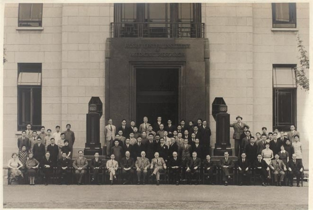 图为1935年5月，雷士德医学研究院全体成员合影.jpg